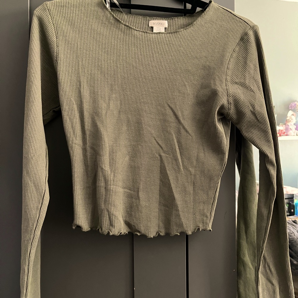 Green long sleeve shirt